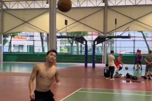 😏肚子这庆祝动作，放眼整个美式运动也是无人能及的水平！